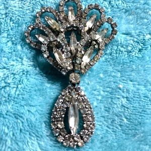 Vintage Rhinestone Brooch - with moving mid-joint swinging teardrop